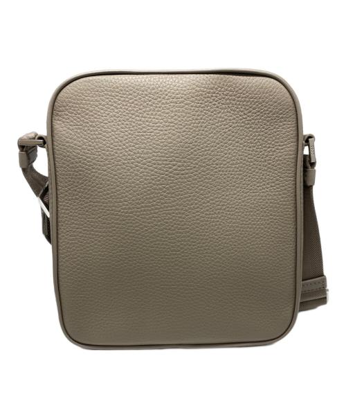 BOSS（ボス）BOSS (ボス) イタリアンレザー レポーターバッグ エンボスロゴ ブラウンの古着・服飾アイテム