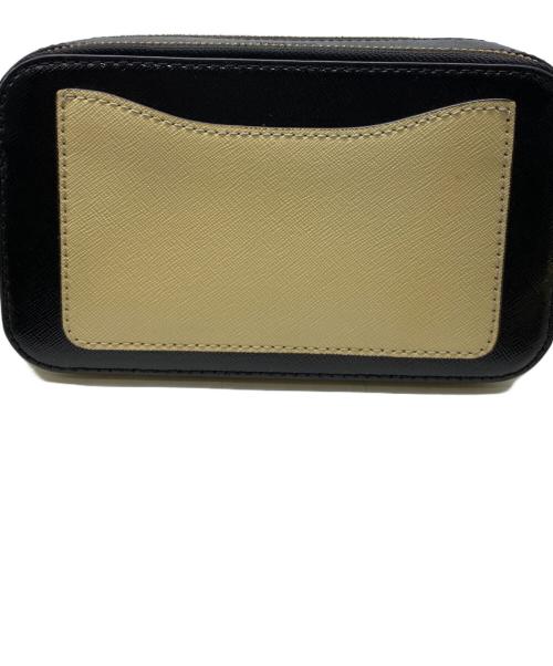 MARC JACOBS（マークジェイコブズ）MARC JACOBS (マークジェイコブズ) スナップショットショルダーバッグ ベージュの古着・服飾アイテム