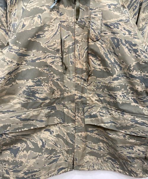 US ARMY（ユーエスアーミー）US ARMY (ユーエスアーミー) APECS PARKA ベージュ(ピクセルカモ) サイズ:Ｌの古着・服飾アイテム