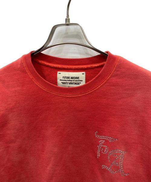 BEAMS（ビームス）BEAMS (ビームス) FADE RHINE STONE SWEAT CREW レッド サイズ:Mの古着・服飾アイテム