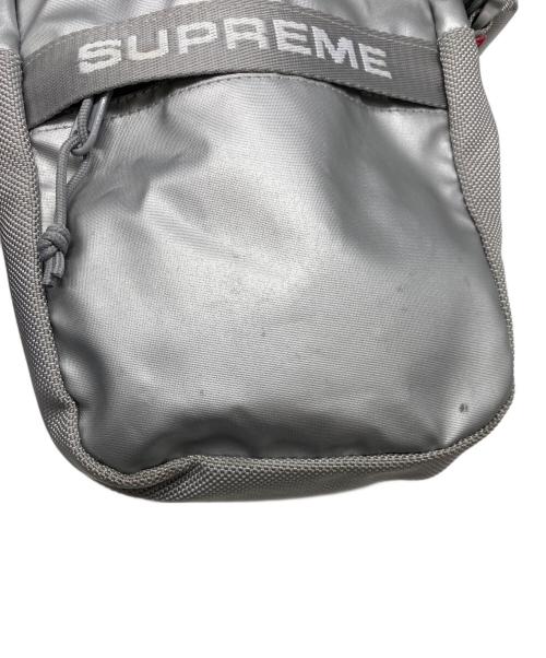 SUPREME（シュプリーム）Supreme (シュプリーム) FW22 SHOULDER BAG シルバーの古着・服飾アイテム