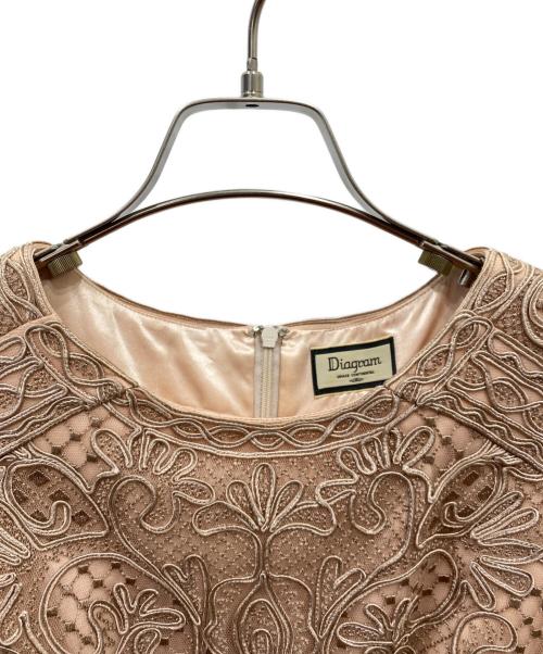 Diagram GRACE CONTINENTAL（ダイアグラム グレースコンチネンタル）Diagram GRACE CONTINENTAL (ダイアグラム グレースコンチネンタル) 刺繍ワンピース ピンク サイズ:38の古着・服飾アイテム