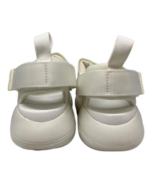 UGG（アグ）UGG (アグ) LA CLOUD SPORTS SANDAL ホワイト サイズ:24の古着・服飾アイテム
