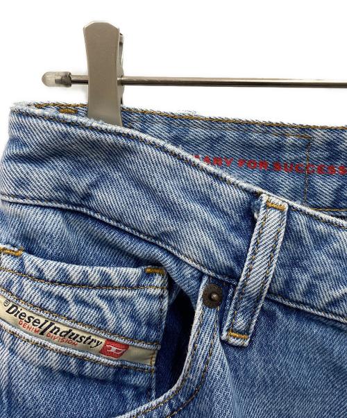 DIESEL（ディーゼル）DIESEL (ディーゼル) デニムパンツ インディゴ サイズ:27の古着・服飾アイテム