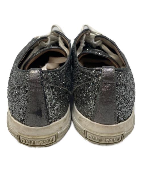 MIU MIU（ミュウミュウ）MIU MIU (ミュウミュウ) グリッターメタルローカットスニーカー ブラック サイズ:37.5の古着・服飾アイテム