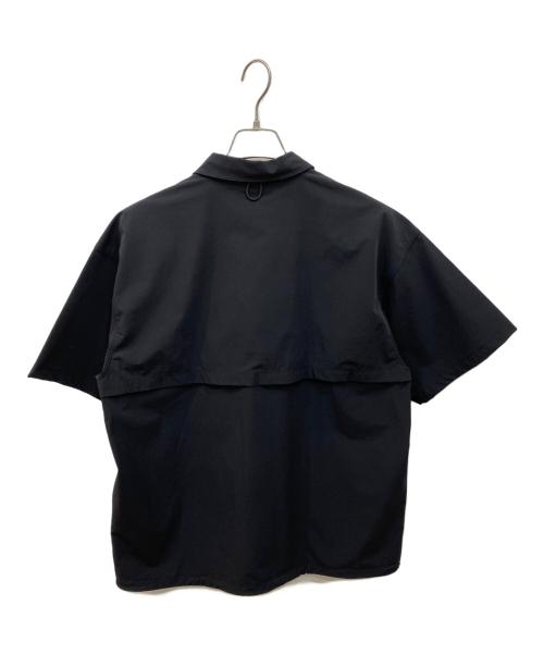WILD THINGS（ワイルドシングス）WILD THINGS (ワイルドシングス) 半袖ジップシャツ ブラック サイズ:Sの古着・服飾アイテム