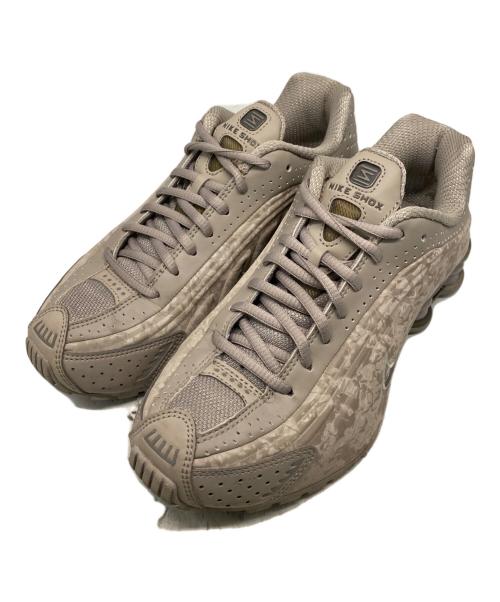 NIKE（ナイキ）NIKE (ナイキ) SHOX R4 グレー サイズ:23の古着・服飾アイテム