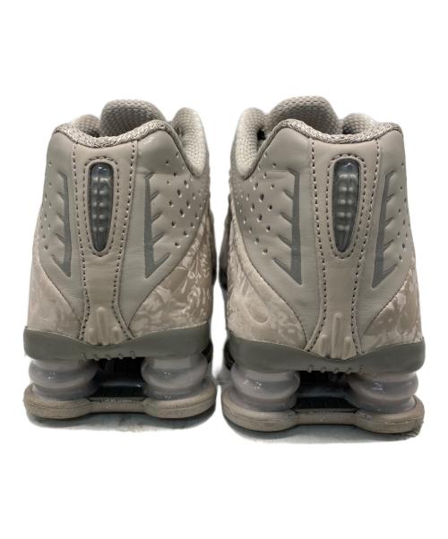 NIKE（ナイキ）NIKE (ナイキ) SHOX R4 グレー サイズ:23の古着・服飾アイテム