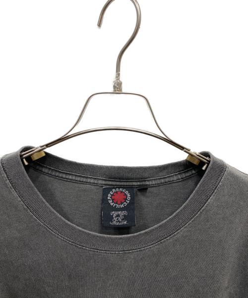 RED HOT CHILI PEPPERS（レッドホットチリペッパーズ）RED HOT CHILI PEPPERS (レッドホットチリペッパーズ) バンドTシャツ グレー サイズ:XLの古着・服飾アイテム