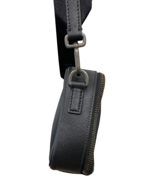 PRADA（プラダ）PRADA (プラダ) ブリック Re-Nylon ナイロン サフィアーノレザー ショルダーバッグ ショルダーバッグ ブラックの古着・服飾アイテム