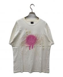 stussy（ステューシー）の古着「スプレー ロゴプリントTシャツ」｜ホワイト