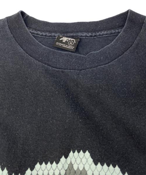 stussy（ステューシー）stussy (ステューシー) パイソンロゴTシャツ ブラック サイズ:XLの古着・服飾アイテム