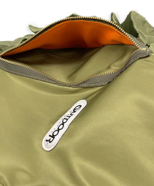 OUTDOOR（アウトドア）OUTDOOR (アウトドア) Risley (リズレー) トライアングルフリルBAG カーキの古着・服飾アイテム