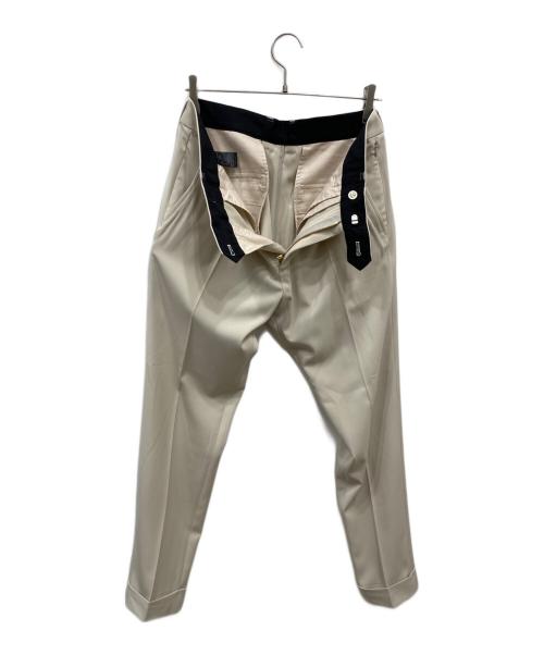 1piu1uguale3（ウノピュウノウグァーレトレ）1piu1uguale3 (ウノピュウノウグァーレトレ) JET SET TRAVEL SLACKS ベージュ サイズ:4の古着・服飾アイテム