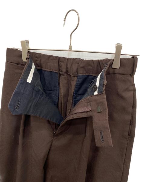 MARKAWARE（マーカウェア）MARKAWARE (マーカウェア) クラシックフィット トラウザーズ オーガニックウール・トロピカルパンツ ブラウン サイズ:2の古着・服飾アイテム