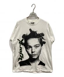 CHANGES（チェンジズ）の古着「bjork プリントTシャツ」｜ホワイト