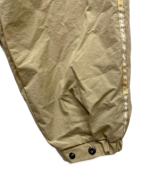 BlackEyePatch（ブラックアイパッチ）BlackEyePatch (ブラックアイパッチ) TIGHTBOOTH PRODUCTION (タイトブースプロダクション) TBEP ANORAC JACKET ベージュ サイズ:XLの古着・服飾アイテム