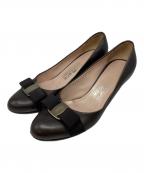 Salvatore Ferragamoサルヴァトーレ フェラガモ）の古着「ヴァラリボンパンプス」｜ブラック