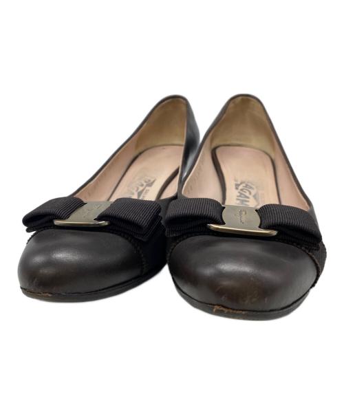 Salvatore Ferragamo（サルヴァトーレ フェラガモ）Salvatore Ferragamo (サルヴァトーレ フェラガモ) ヴァラリボンパンプス ブラック サイズ:SIZE 5　1/2の古着・服飾アイテム