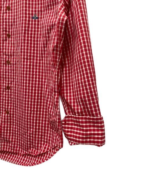 Vivienne Westwood man（ヴィヴィアン ウェストウッド マン）Vivienne Westwood man (ヴィヴィアン ウェストウッド マン) オーブ刺繍長袖シャツ ホワイト×レッド サイズ:46の古着・服飾アイテム
