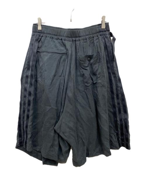 Y-3（ワイスリー）Y-3 (ワイスリー) M SHADE SANDED CUPRO SHORTS グレー サイズ:Sの古着・服飾アイテム