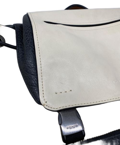 COACH（コーチ）COACH (コーチ) マンハッタン レザーリュック ホワイト×ブラックの古着・服飾アイテム