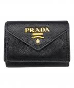 PRADAプラダ）の古着「サフィアーノ3つ折り財布」｜ブラック