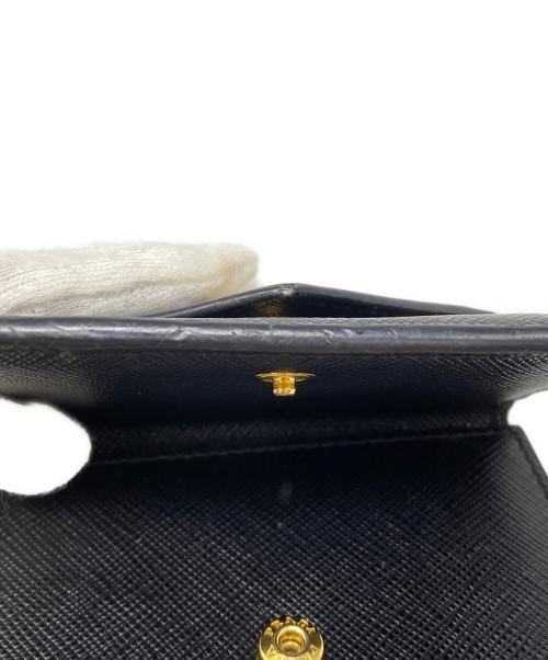 PRADA（プラダ）PRADA (プラダ) サフィアーノ3つ折り財布 ブラックの古着・服飾アイテム