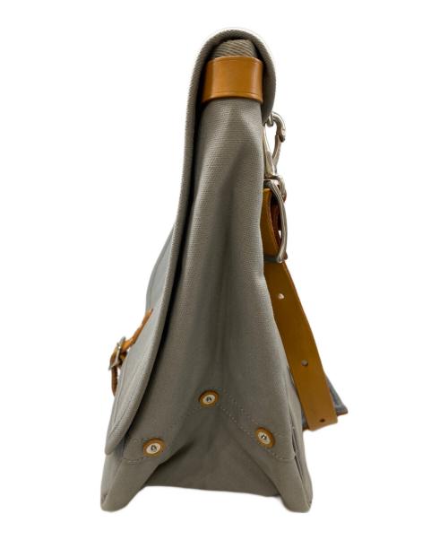 PORTER（ポーター）PORTER (ポーター) B印YOSHIDA (ビージルシヨシダ) 別注 “MADISON”メールバッグ グレーの古着・服飾アイテム