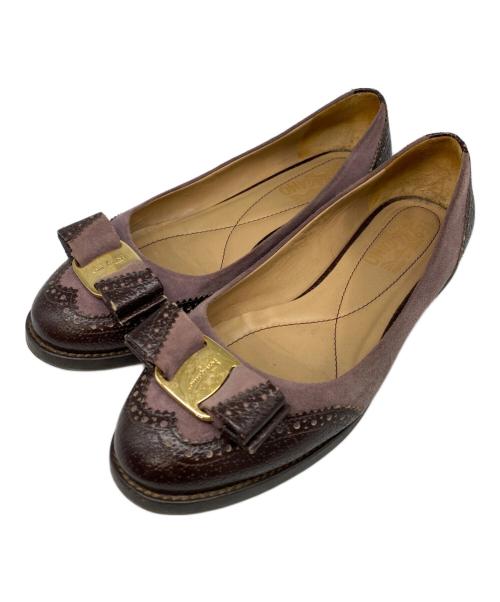 Salvatore Ferragamo（サルヴァトーレ フェラガモ）Salvatore Ferragamo (サルヴァトーレ フェラガモ) ヴァラ・リボンパンプス ブラウン×パープル サイズ:6の古着・服飾アイテム
