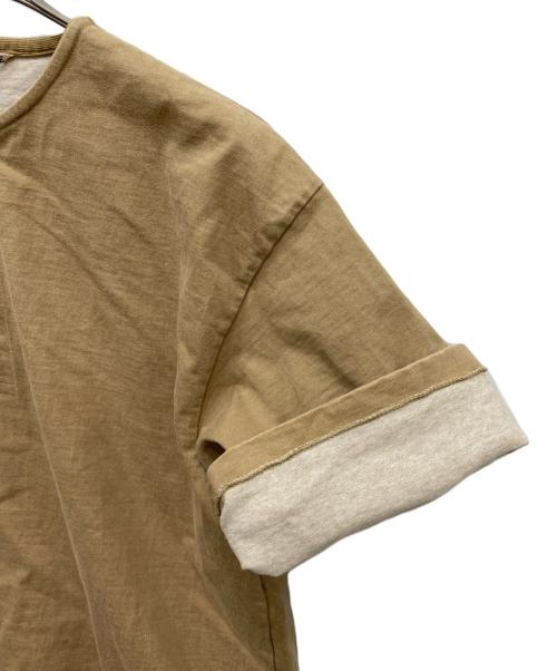 AURALEE（オーラリー）AURALEE (オーラリー) STAND UP HENLEY NECK TEE ベージュ サイズ:3の古着・服飾アイテム