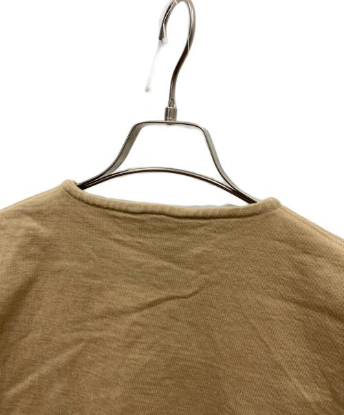 AURALEE（オーラリー）AURALEE (オーラリー) STAND UP HENLEY NECK TEE ベージュ サイズ:3の古着・服飾アイテム