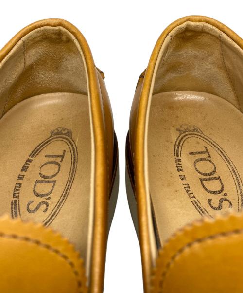 TOD'S（トッズ）TOD'S (トッズ) コインローファー ベージュ サイズ:SIZE 7の古着・服飾アイテム