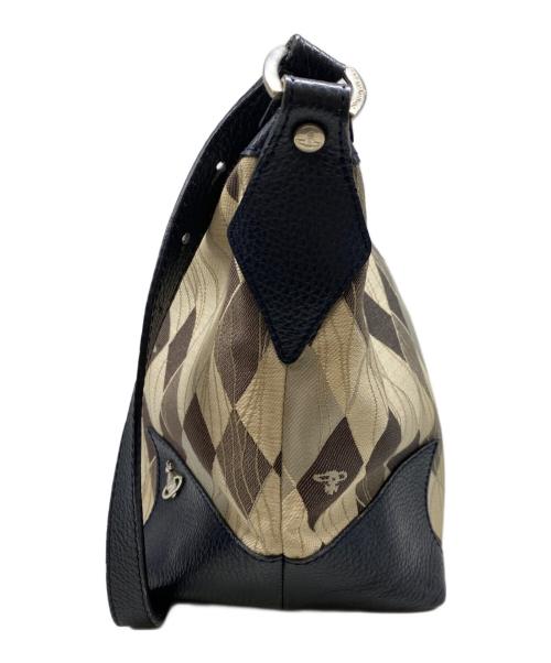 Vivienne Westwood（ヴィヴィアンウエストウッド）Vivienne Westwood (ヴィヴィアンウエストウッド) アーガイルオーブモチーフショルダーバッグ ベージュの古着・服飾アイテム