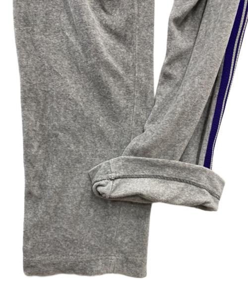Needles（ニードルズ）Needles (ニードルズ) Narrow Track Pant - C/PE Velour グレー サイズ:Mの古着・服飾アイテム
