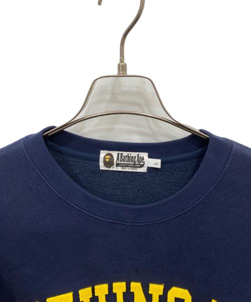 A BATHING APE（アベイシングエイプ）A BATHING APE (アベイシングエイプ) College Graphic Crewneck ネイビー サイズ:Lの古着・服飾アイテム