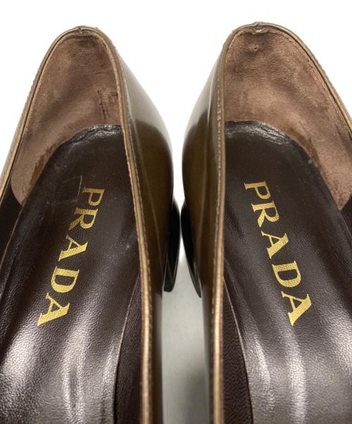 PRADA（プラダ）PRADA (プラダ) ロゴプレート スクエアトゥ パンプス ブラウン サイズ:38 1/2の古着・服飾アイテム