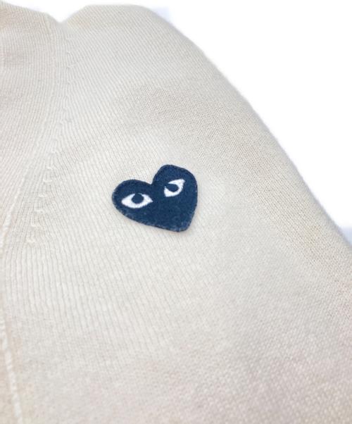 PLAY COMME des GARCONS（プレイコムデギャルソン）PLAY COMME des GARCONS (プレイ コムデギャルソン) カシミヤハートワッペンカーディガン ベージュ サイズ:Lの古着・服飾アイテム