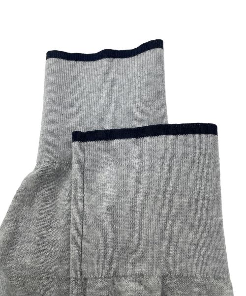 BEAUTY&YOUTH（ビューティーアンドユース）BEAUTY&YOUTH (ビューティーアンドユース) シアー ライン Vネック カーディガン グレー サイズ:FREEの古着・服飾アイテム