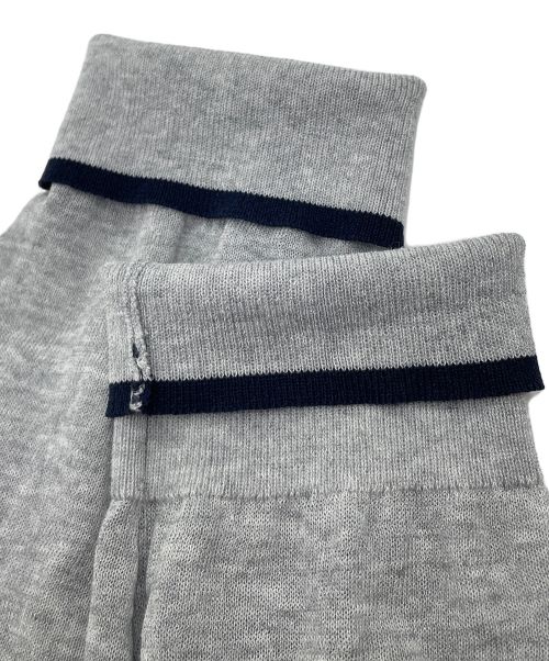 BEAUTY&YOUTH（ビューティーアンドユース）BEAUTY&YOUTH (ビューティーアンドユース) シアー ライン Vネック カーディガン グレー サイズ:FREEの古着・服飾アイテム