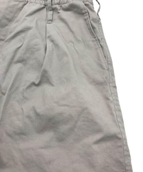 N.HOOLYWOOD（エヌ ハリウッド）N.HOOLYWOOD (エヌ ハリウッド) Invincible (インビンシブル) タックハーフパンツ グレー サイズ:SIZE38の古着・服飾アイテム