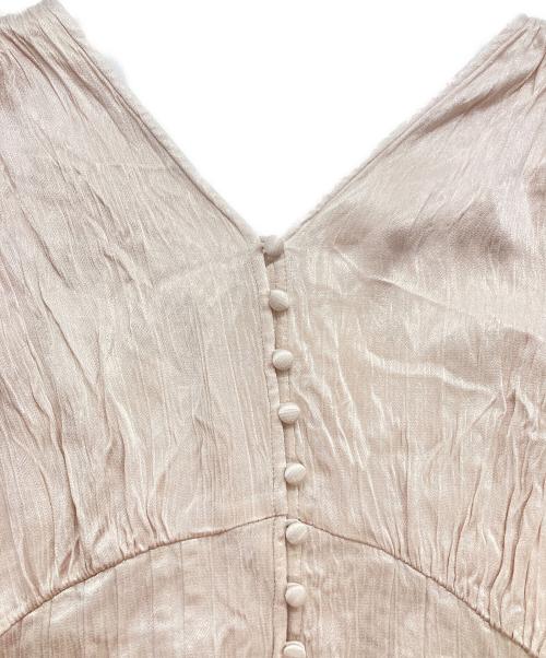 FRAY ID（フレイ アイディー）FRAY ID (フレイ アイディー) サテンタックフレアワンピース アイボリーの古着・服飾アイテム