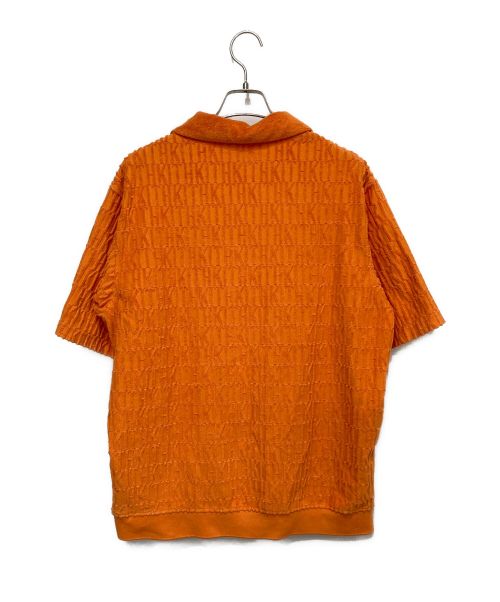 KITH（キス）KITH (キス) モノグラムレオテリーポロシャツ オレンジ サイズ:Lの古着・服飾アイテム