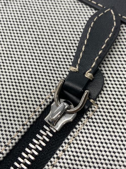 BURBERRY（バーバリー）BURBERRY (バーバリー) ホースフェリープリント キャンバス＆レザー トート ハンドバッグ グレー サイズ:なしの古着・服飾アイテム