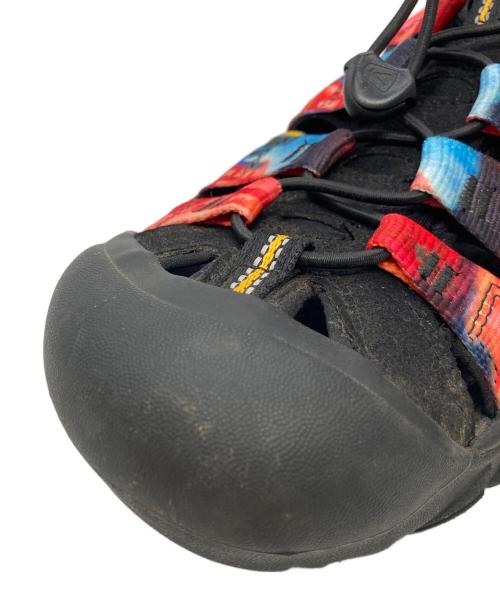 KEEN（キーン）KEEN (キーン) NEWPORT RETRO ブラック×レッド サイズ:US9　27cmの古着・服飾アイテム