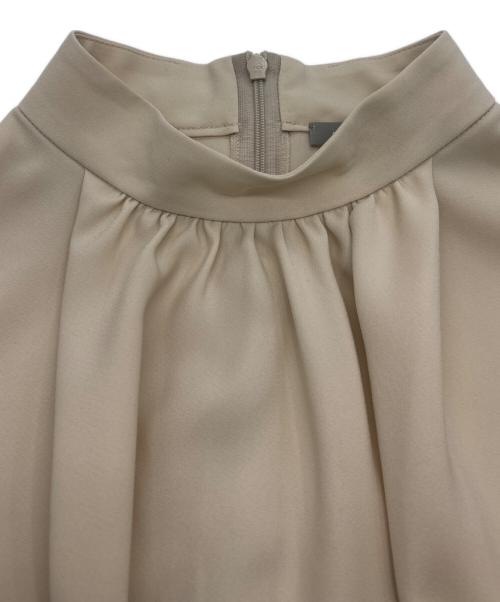 theory luxe（セオリーリュクス）theory luxe (セオリーリュクス) Madilyn 首元ギャザーブラウス ベージュ サイズ:38の古着・服飾アイテム