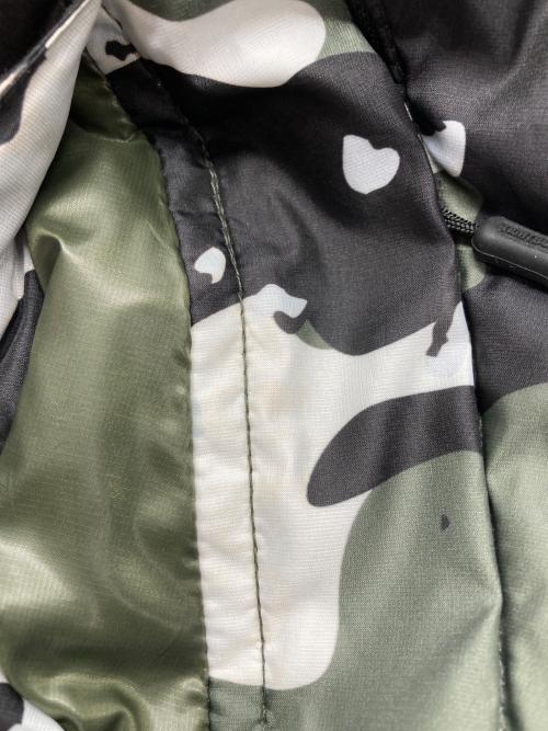 TIGHTBOOTH PRODUCTION（タイトブースプロダクション）TIGHTBOOTH PRODUCTION (タイトブースプロダクション) URBAN CAMO DOWN JKT/アーバンカモ ダウン ジャケット ホワイト×カーキ サイズ:Lの古着・服飾アイテム