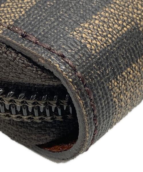 FENDI（フェンディ）FENDI (フェンディ) ズッカ柄 ラウンドファスナー ブラウンの古着・服飾アイテム