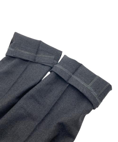 PT01（ピーティーゼロウーノ）PT01 (ピーティーゼロ) BEAMS F (ビームスエフ) スラックス グレー サイズ:44の古着・服飾アイテム