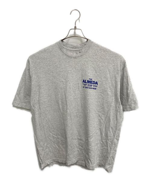 The Almeda Club（ザアラメダクラブ）The Almeda Club (ザアラメダクラブ) Tシャツ グレー サイズ:XLの古着・服飾アイテム